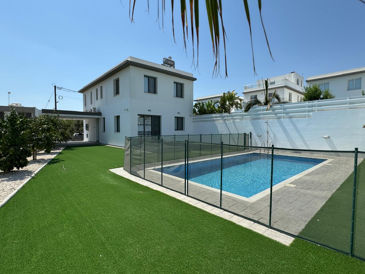 Detached 3 bedroom house with pool and Photovoltaic, image 1