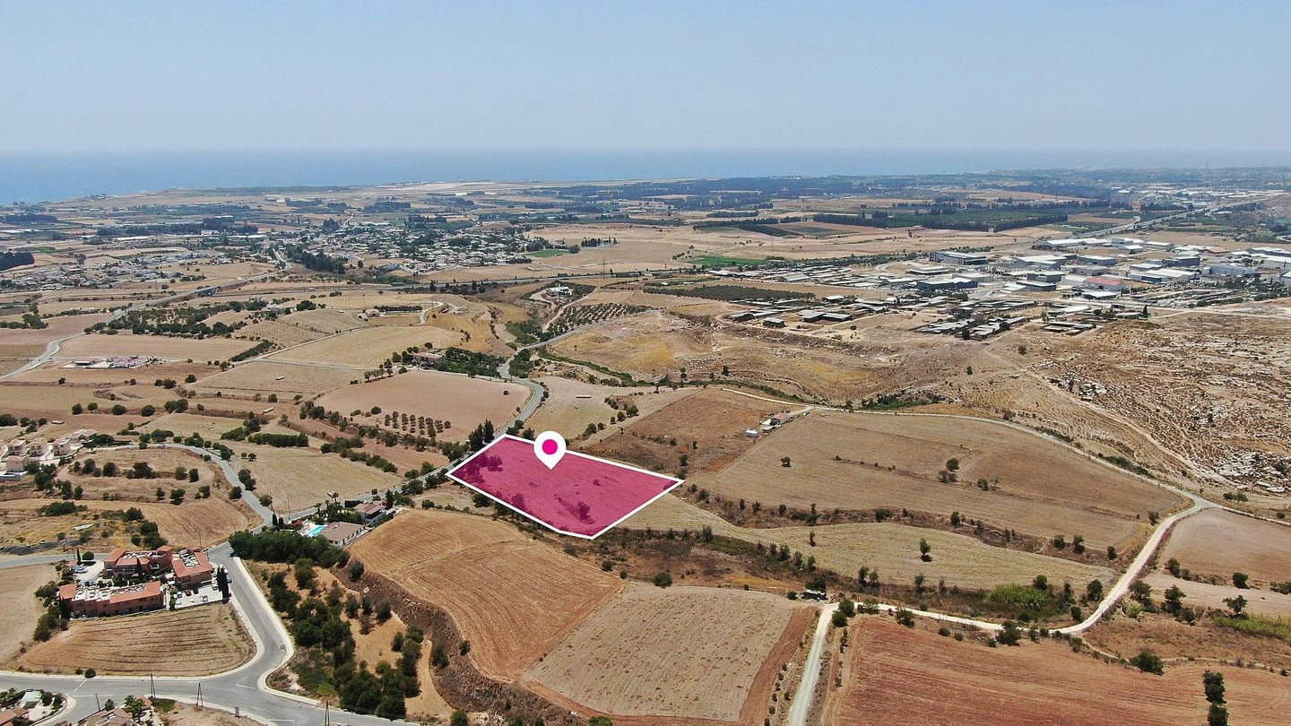 Residential field in Anarita Paphos, image 1