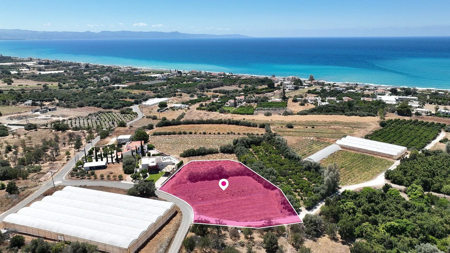 Residential field in Agia Marina Chrysochous Paphos, image 1