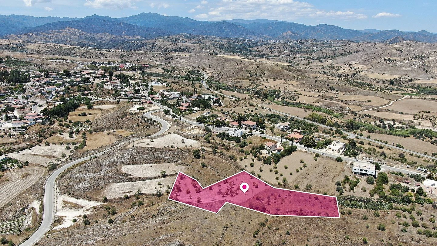 Share Residential field in Kato Moni Nicosia, image 1