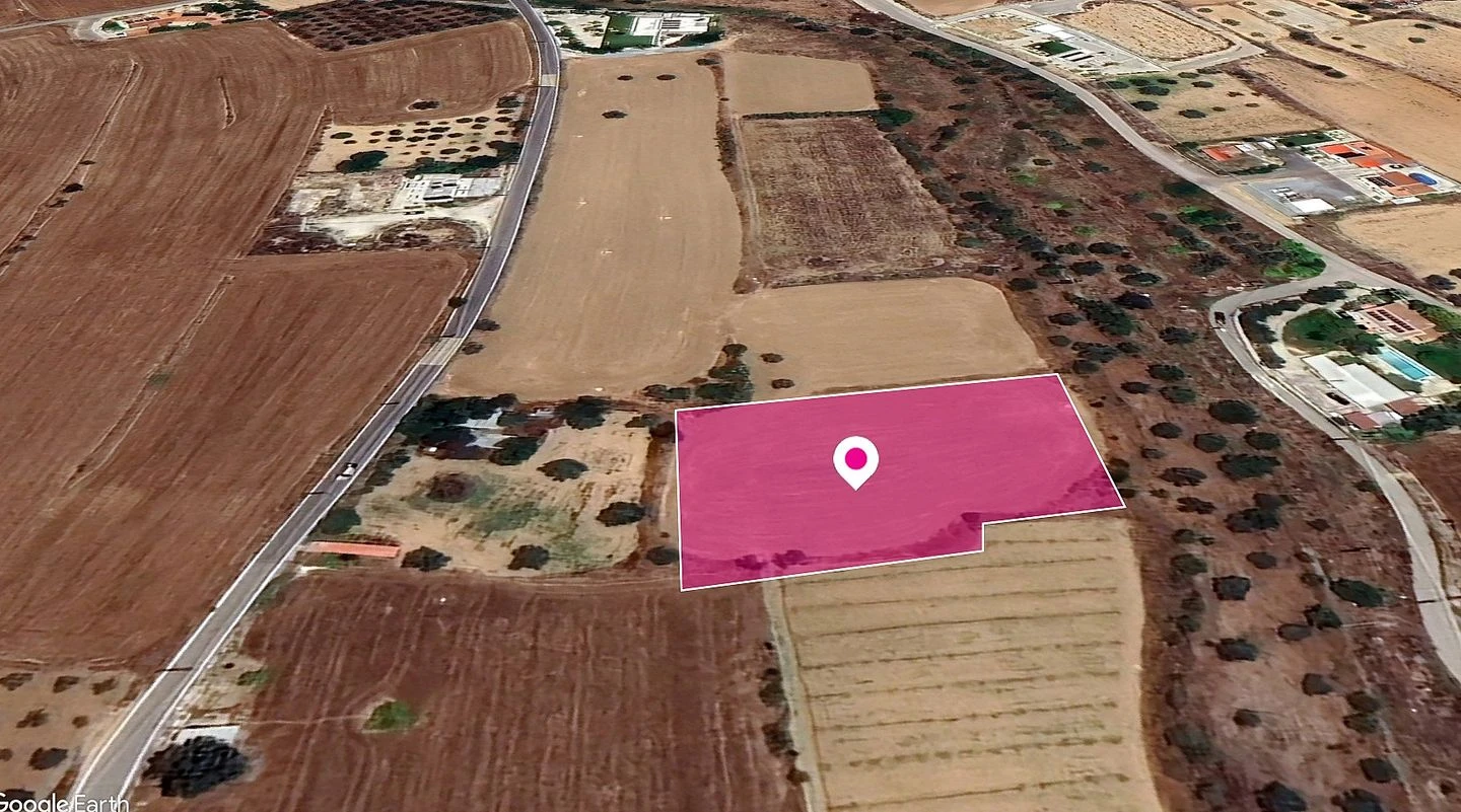 Residential field in Pera Nicosia, image 1