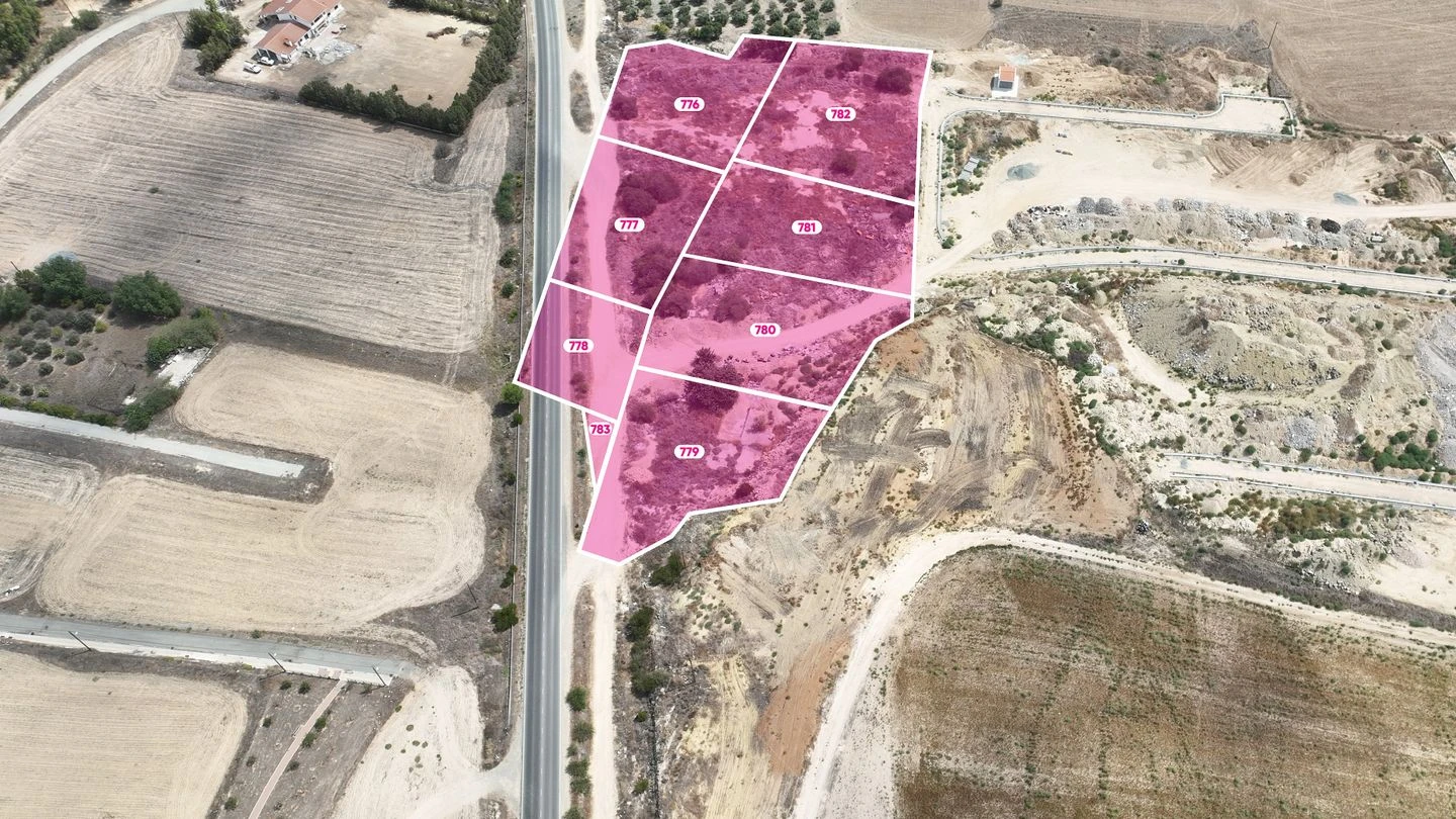Fields in Geri Nicosia, image 1