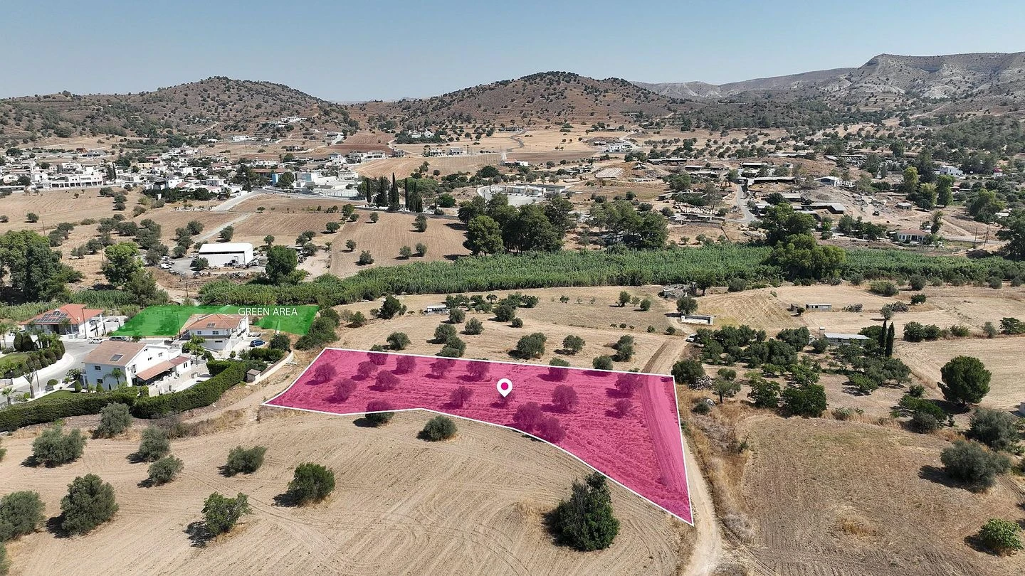 Residential field located in Psevdas Larnaca, image 1