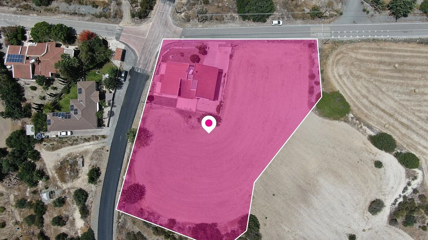 Share of a residential field in Choirokitia  Larnaka, image 1