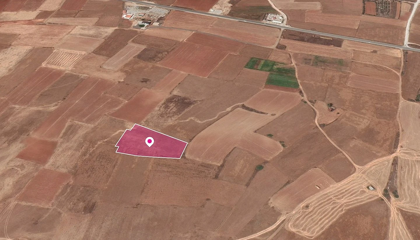 Agricultural field in Palaiometocho Nicosia, image 1