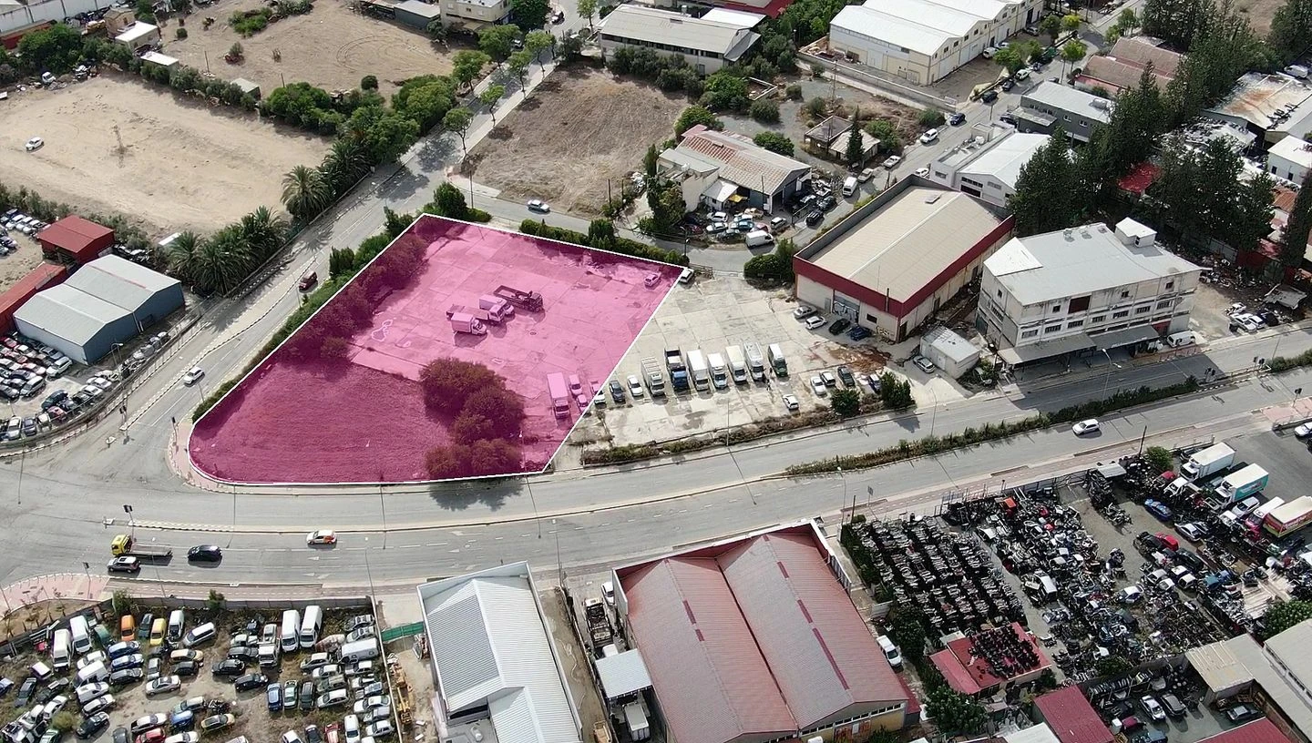 Industrial corner plot in Kaimakli Nicosia, image 1