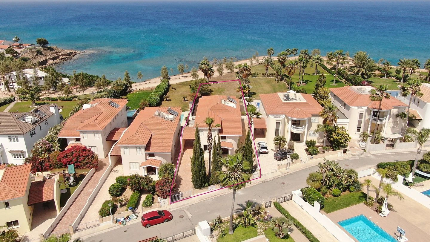 Amazing Beachfront Villa with swimming pool in Protaras Famagusta, image 1