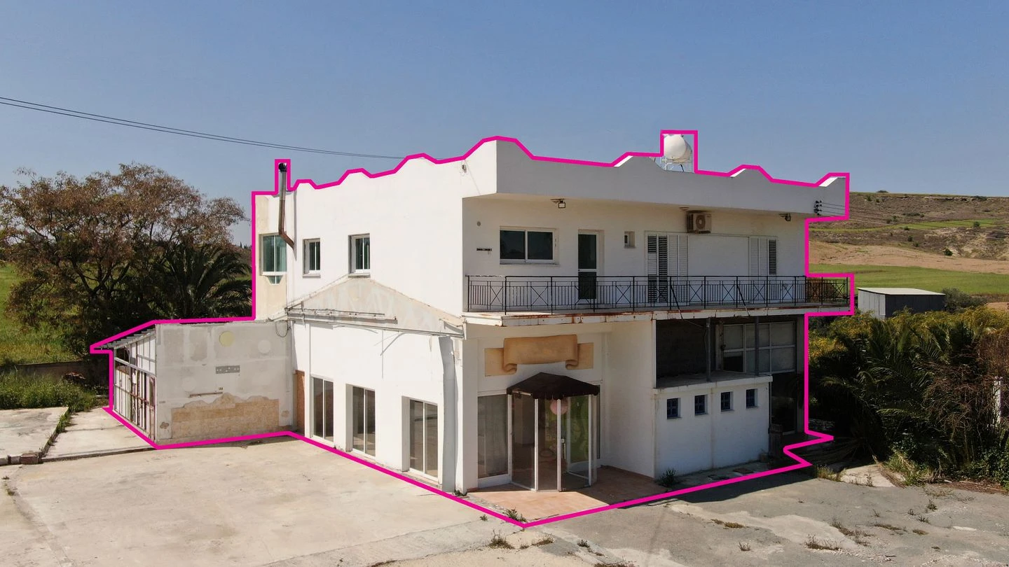 Mixeduse building in Kato Deftera Nicosia, image 1