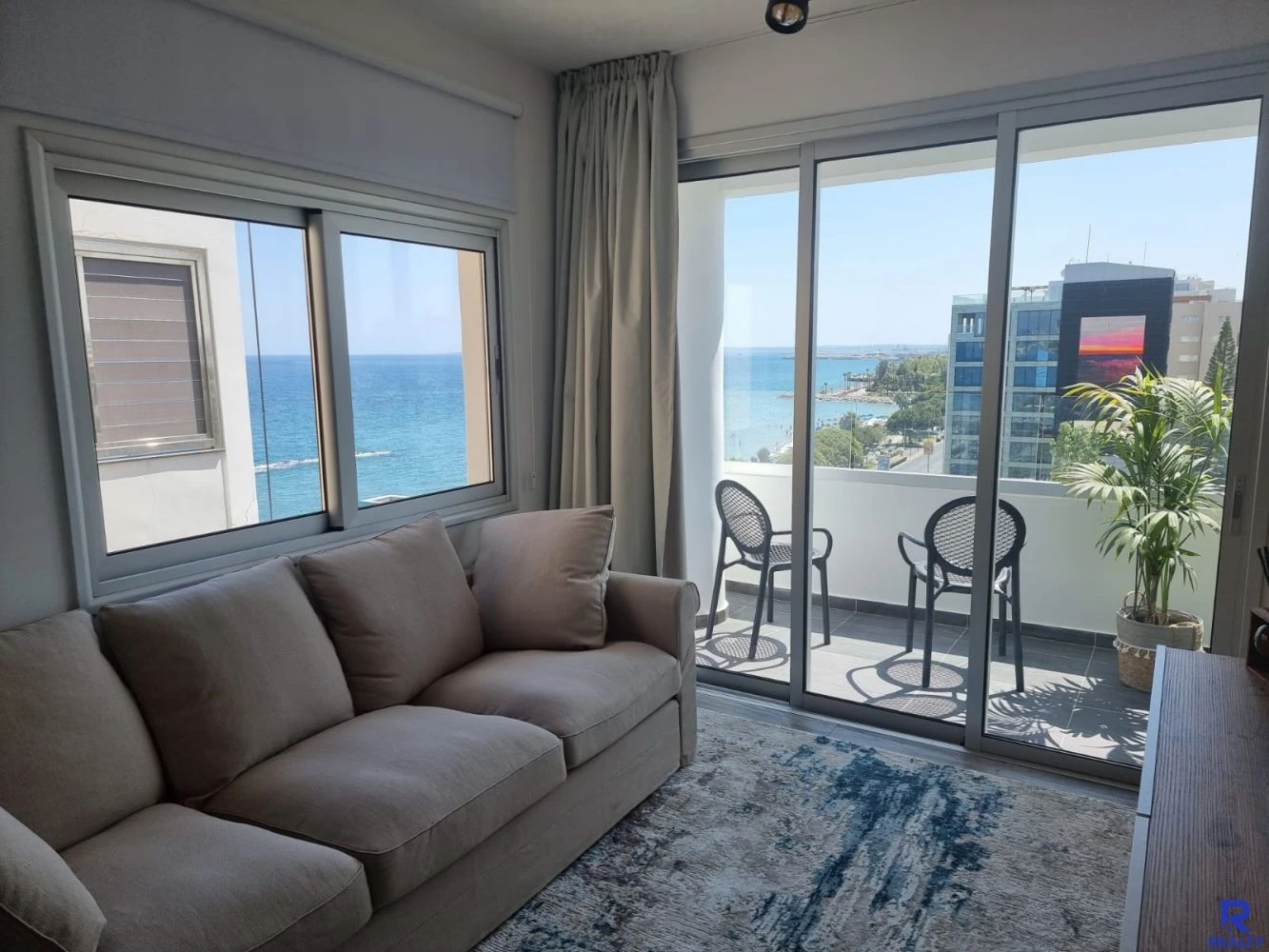 2-Bedroom Apartment with Sea View, image 1