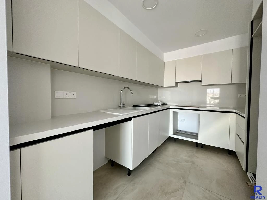 2 Bedroom flat with private yard, image 1