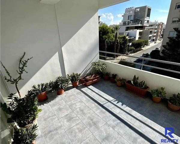 Charming 2-Bed Near Neapolis Beach, image 1