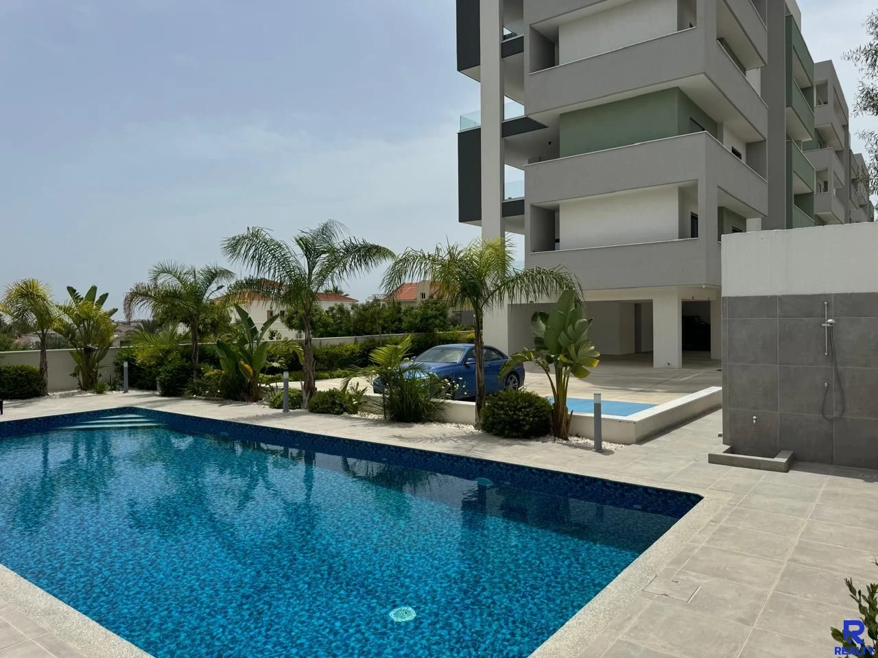 Luxury 3-Bed Apt with Sea View, image 1