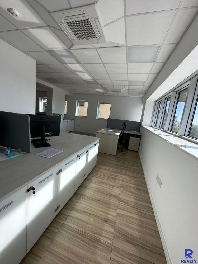 Office 68 m2, image 1