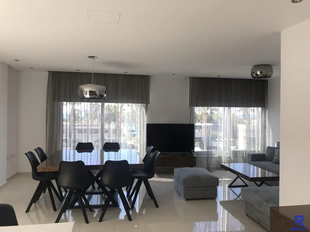 4-bedroom penthouse to rent, image 1