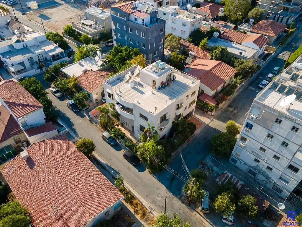 Spacious Three-Storey Home in Limassol, image 1