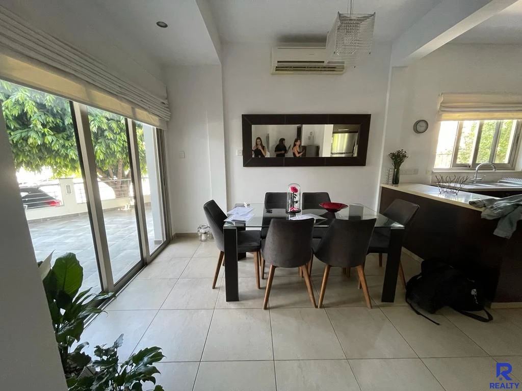 2-bedroom semi-detached to rent, image 1