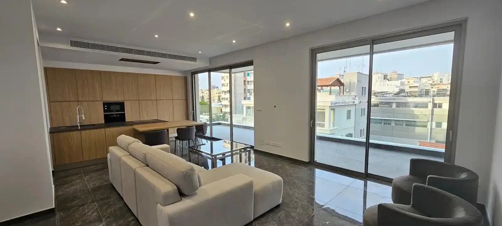 3-bedroom apartment to rent €2.100, image 1