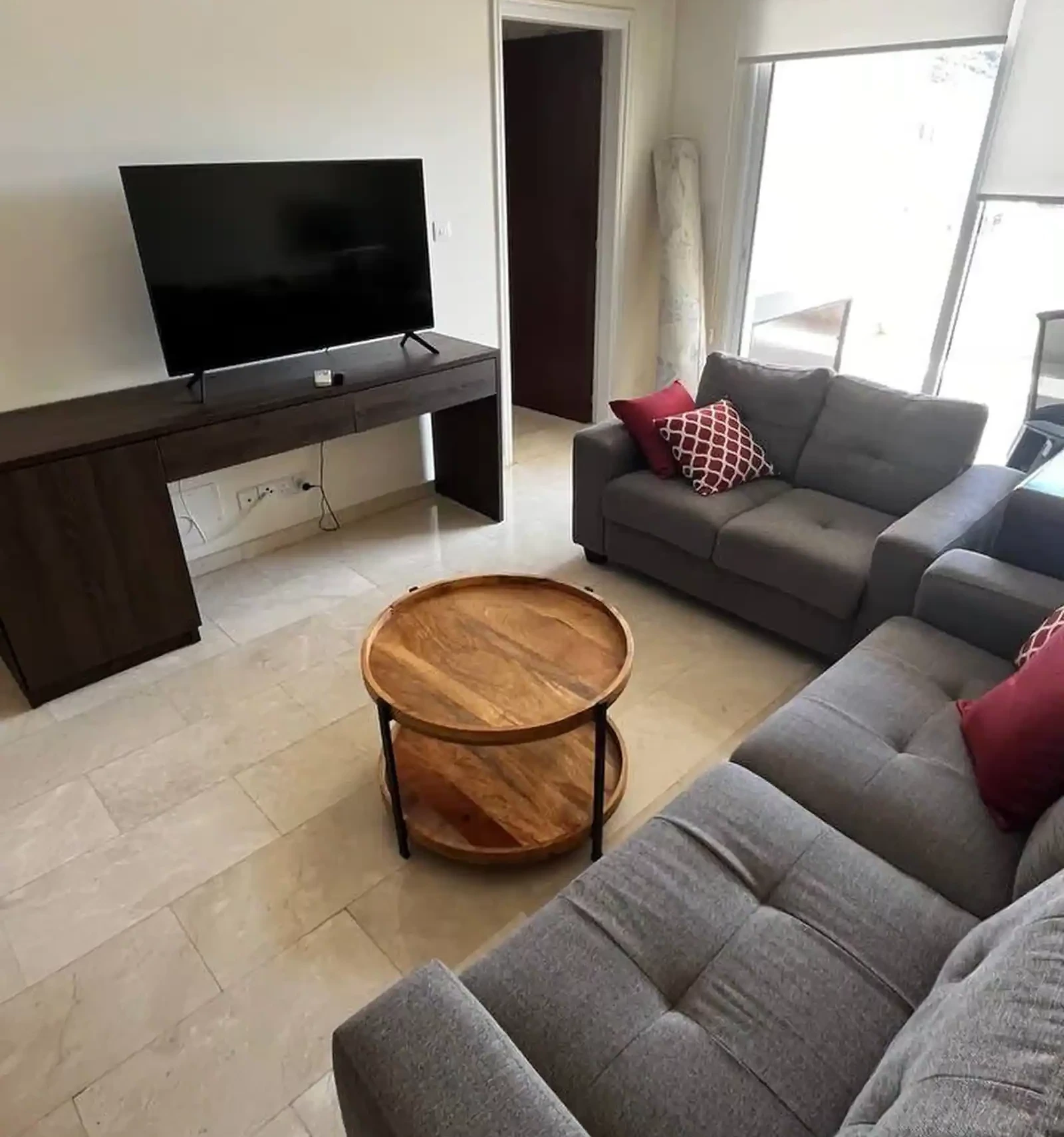 2-bedroom apartment to rent, image 1