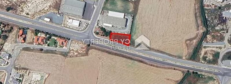 Commercial land 744 m², image 1