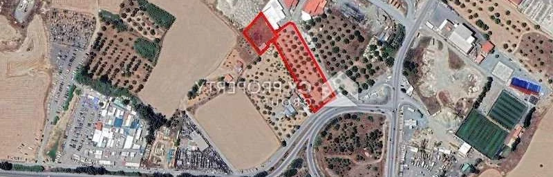 Industrial land 6456 m², image 1