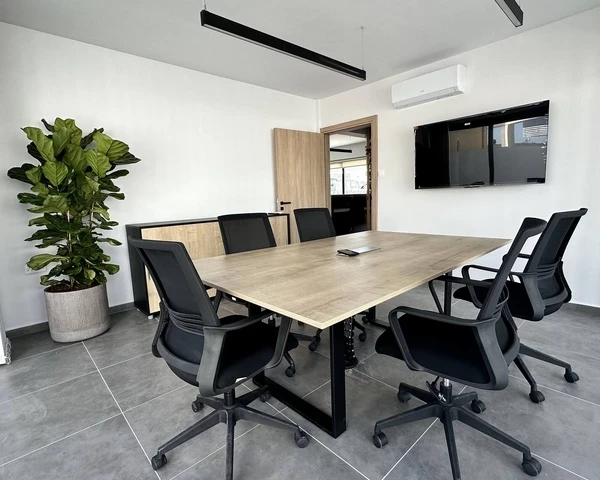 City centre office in limassol - top floor - all bills included €2.900, image 1