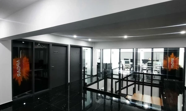 Μοντέρνα γραφεία με γραφειακό εξοπλισμό και υπηρεσίες €450, image 1