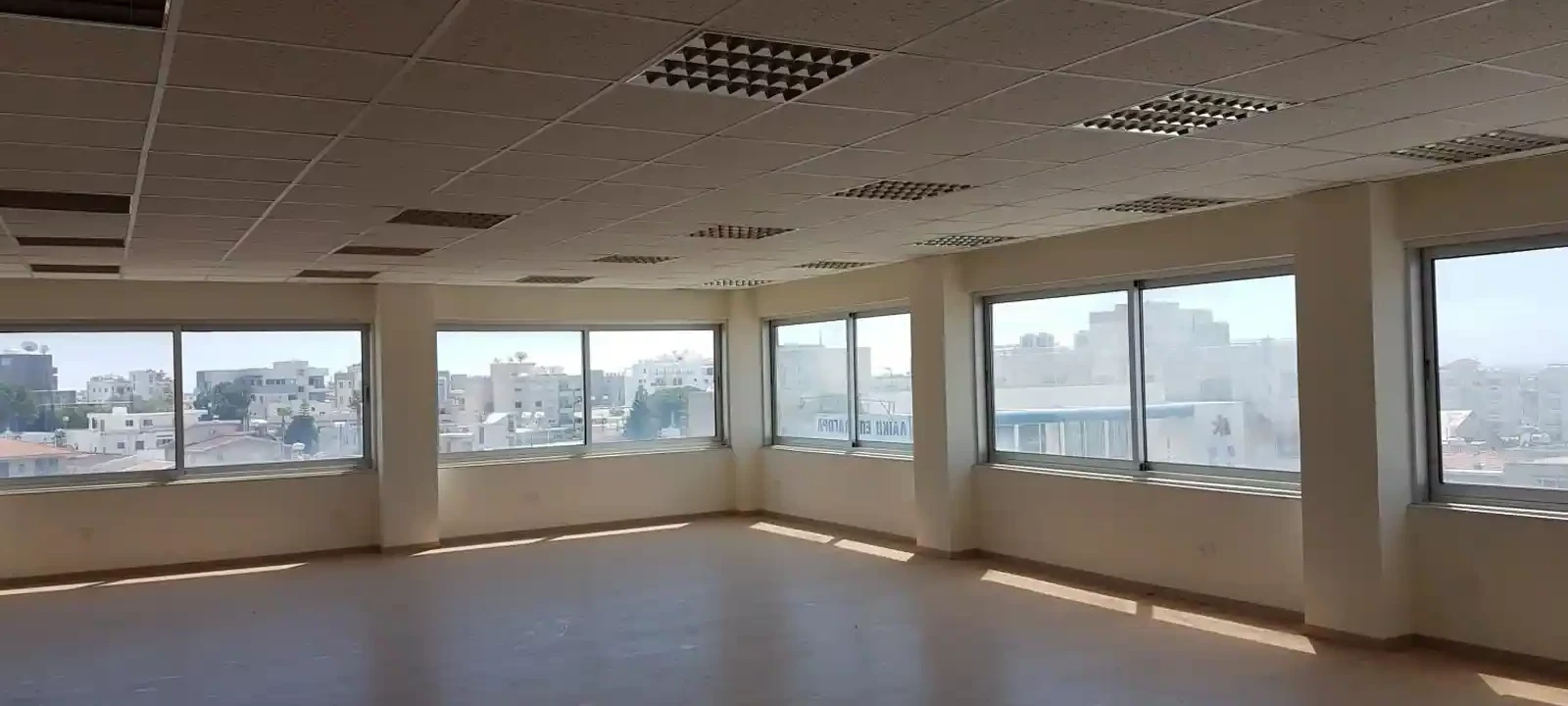 Freshly renovated office of 200 sq m in the city centre, image 1