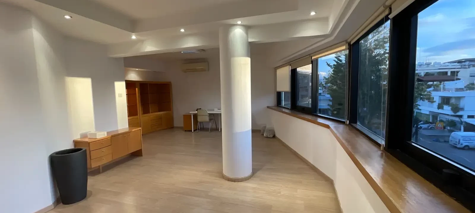 70sq.m office near makariou roundabout, image 1