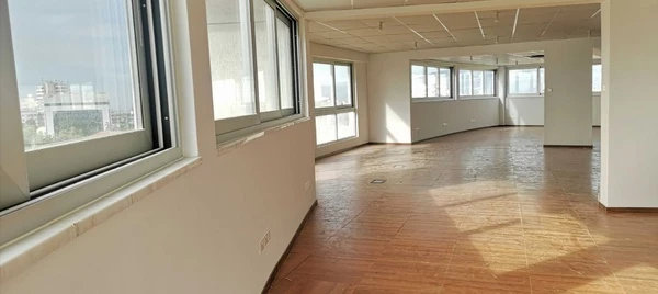 Commercial office for investment near central bank €540.000, image 1