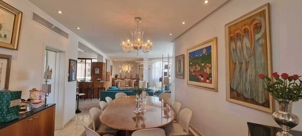 4-bedroom penthouse to rent €1.950, image 1