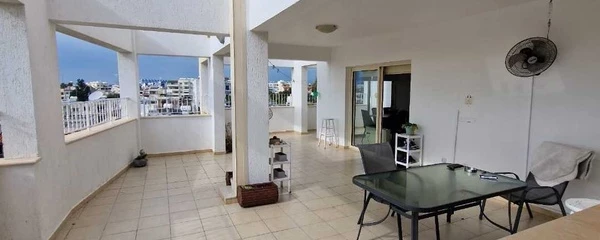 2-bedroom penthouse to rent €850, image 1