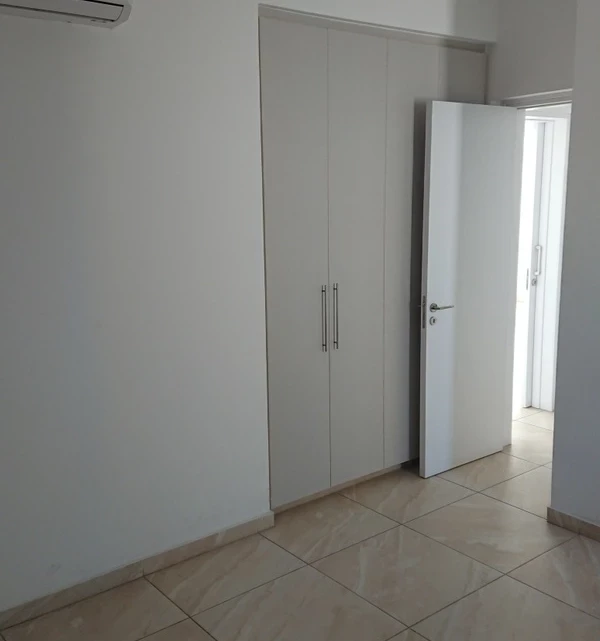 3-bedroom penthouse to rent €800, image 1