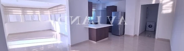 3-bedroom penthouse to rent €850, image 1