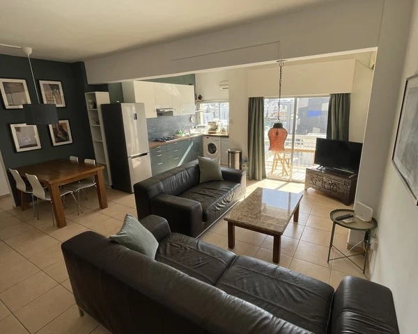 2-bedroom penthouse to rent €1.400, image 1