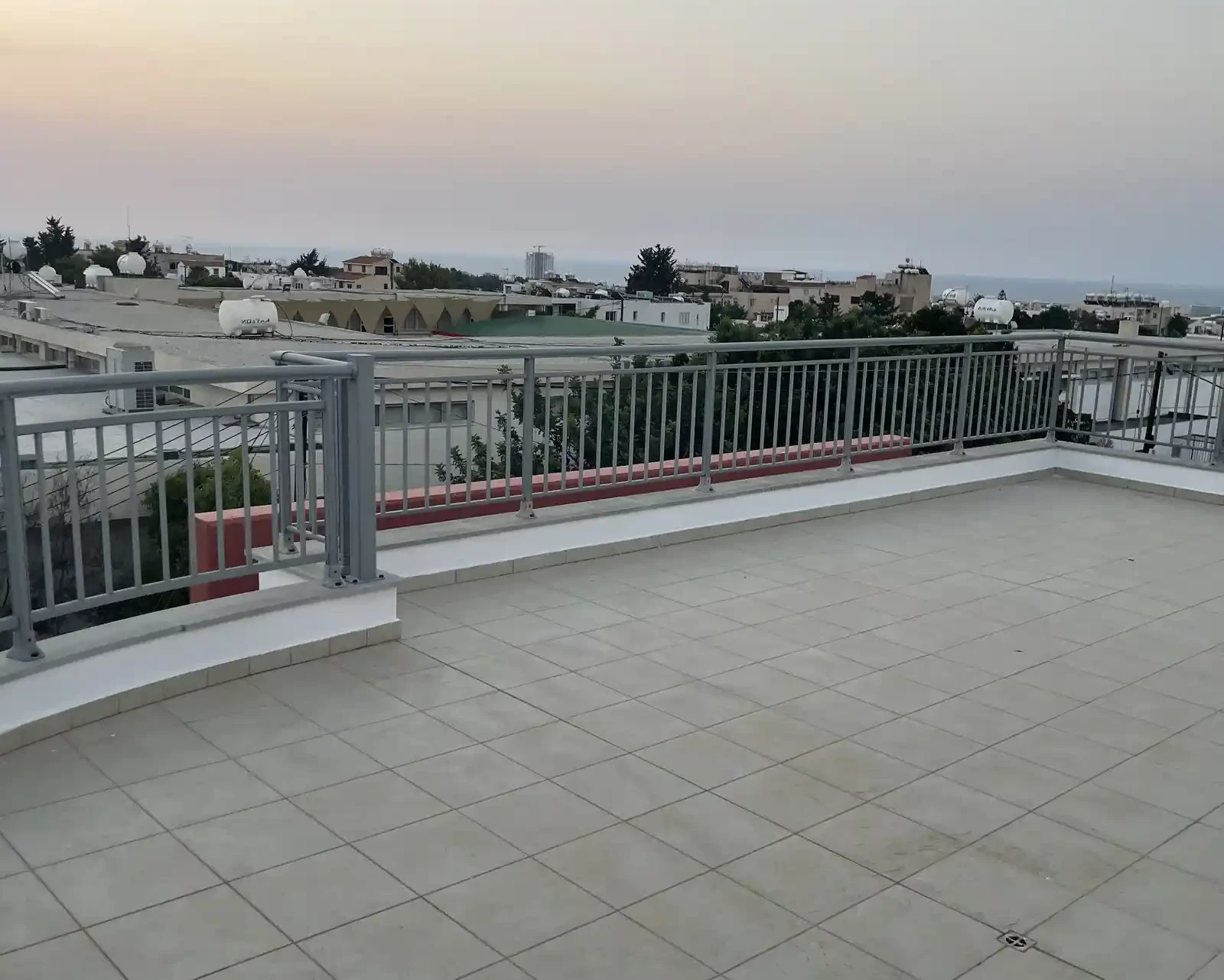 3-bedroom penthouse to rent €1.200, image 1