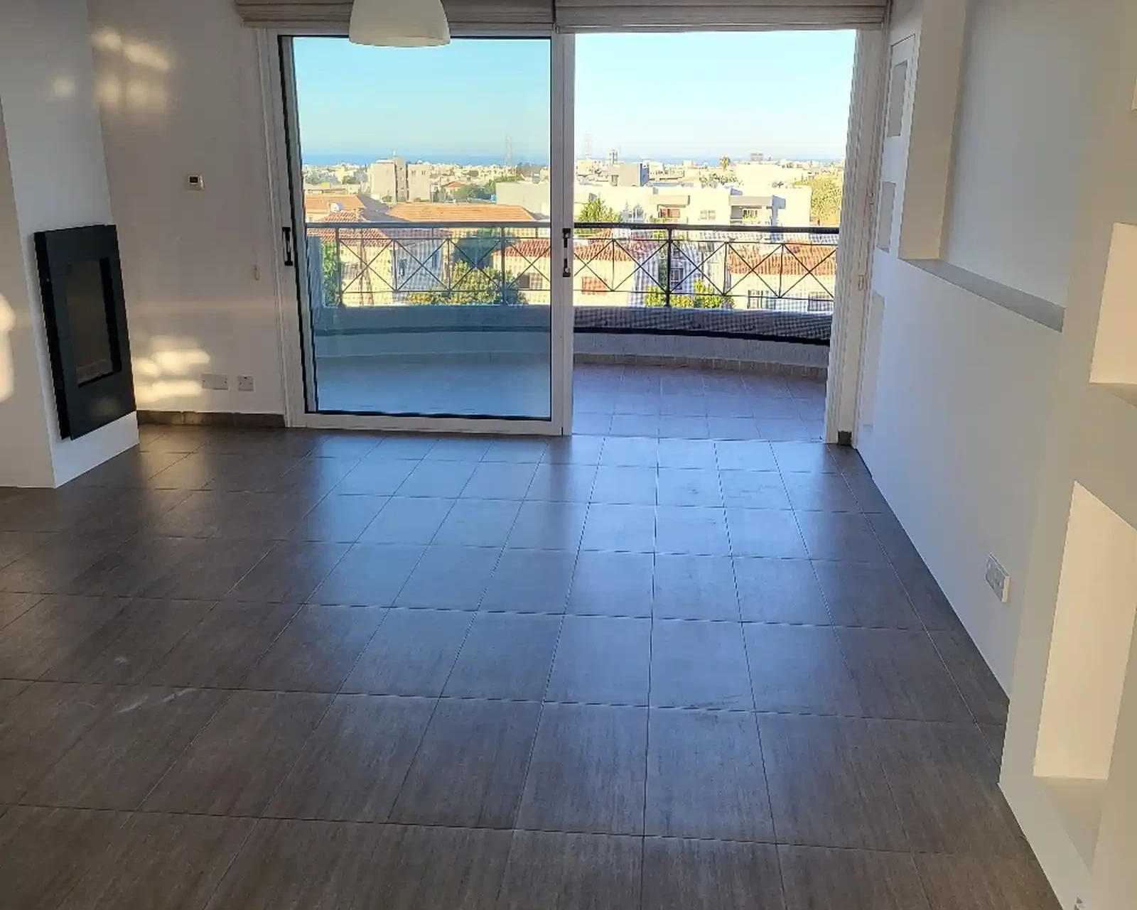 3-bedroom penthouse to rent €1.550, image 1