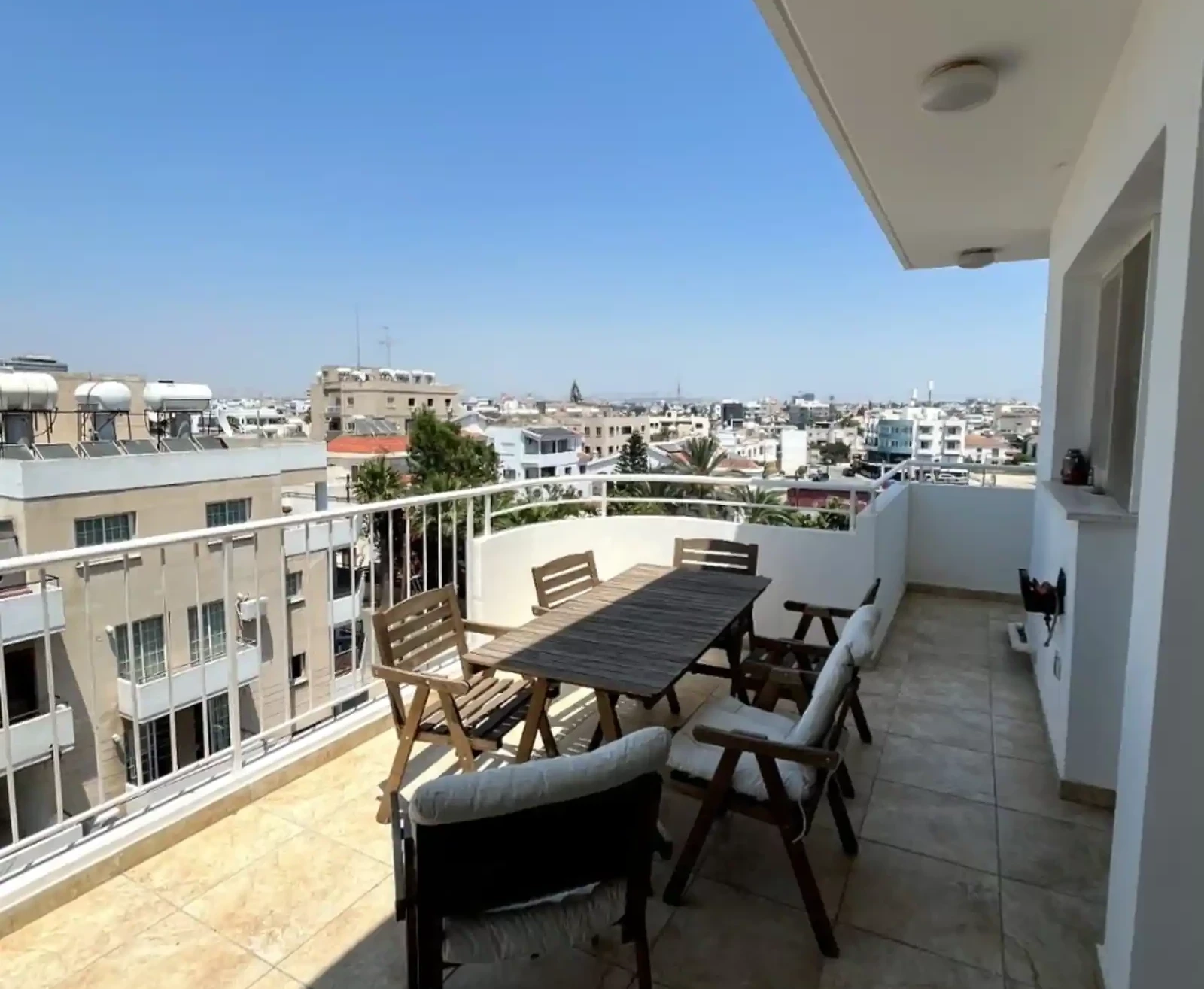 2-bedroom penthouse to rent €1.050, image 1