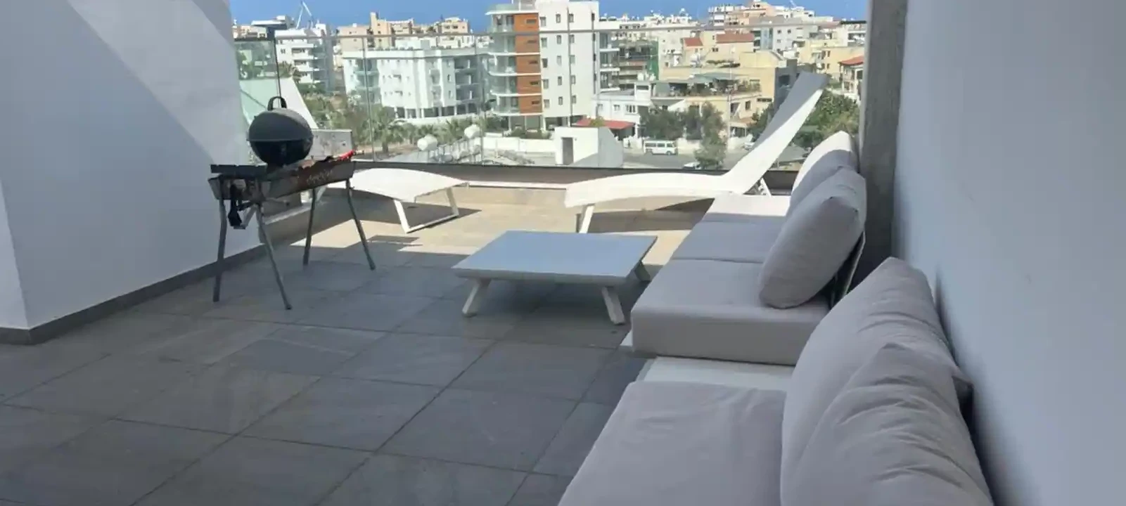 3-bedroom penthouse to rent €1.400, image 1