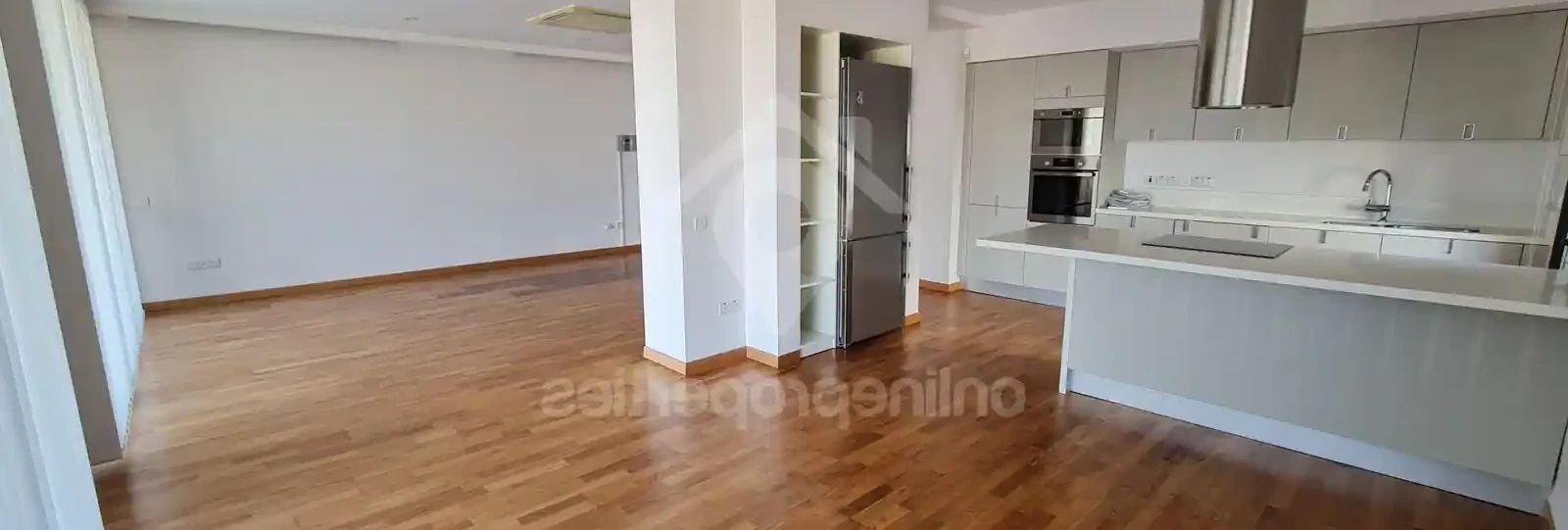 4-bedroom penthouse to rent €2.000, image 1