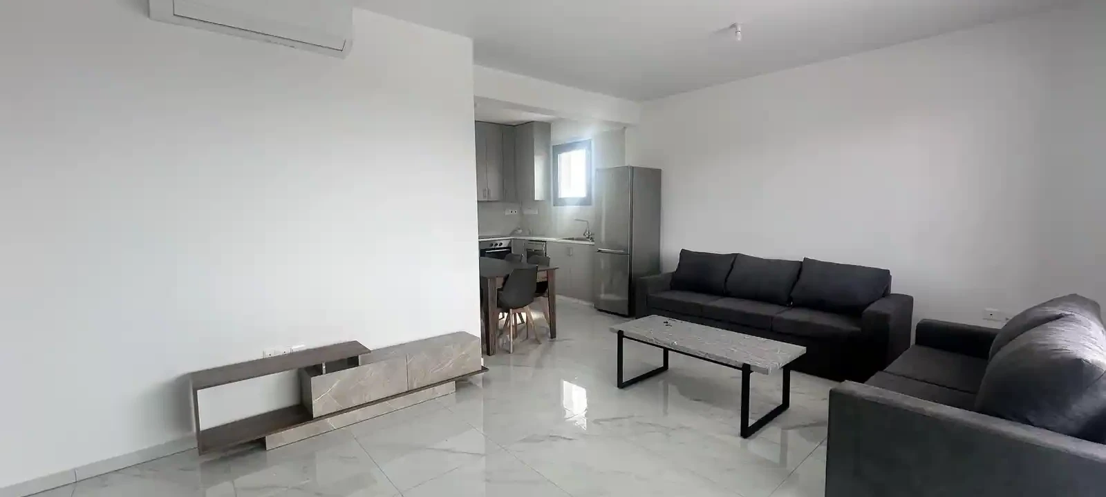 2-bedroom penthouse to rent €1.400, image 1