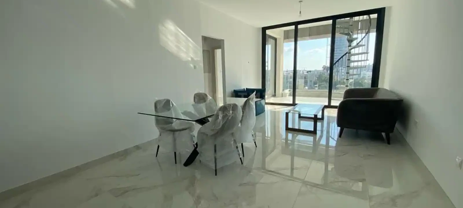 2-bedroom penthouse to rent, image 1