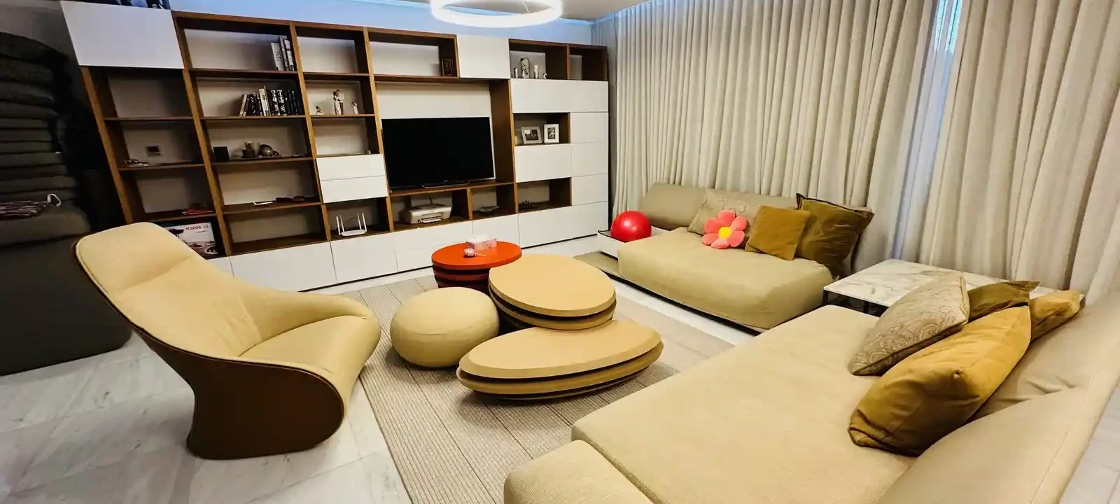 3-bedroom penthouse to rent, image 1