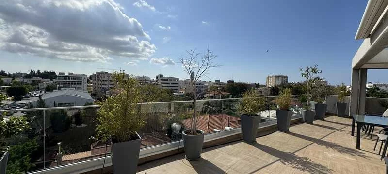 4-bedroom penthouse to rent, image 1