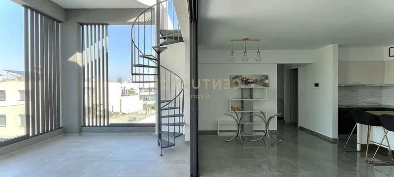 2-bedroom penthouse to rent, image 1