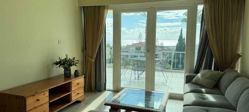 1-bedroom penthouse to rent, image 1