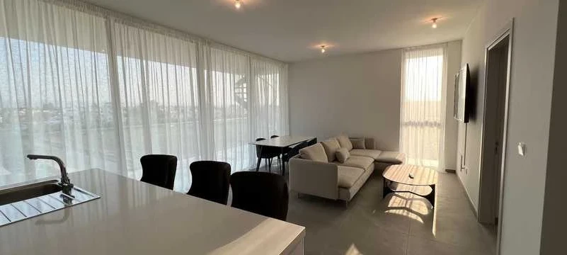 2-bedroom penthouse to rent, image 1