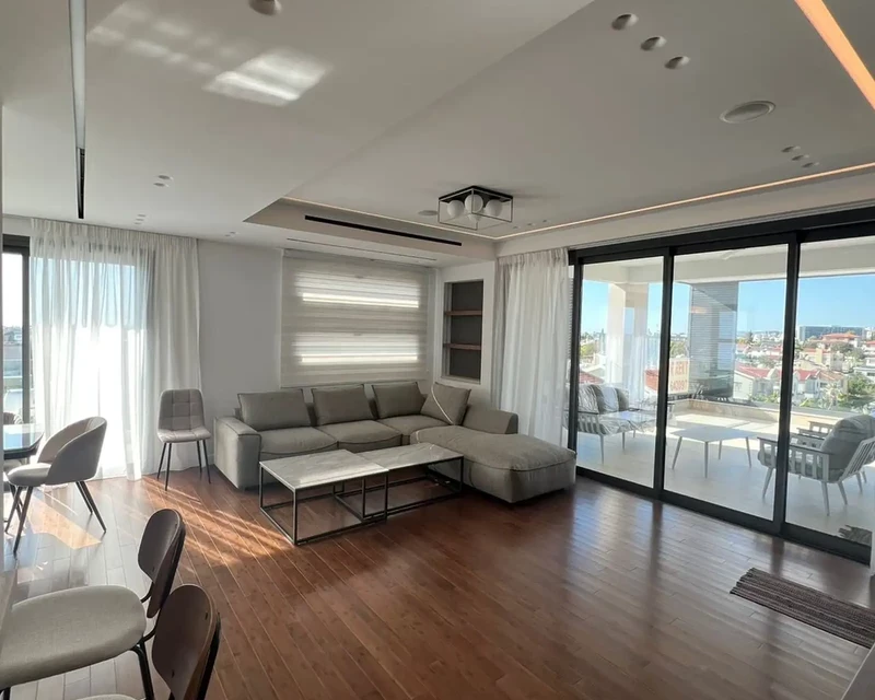 3-bedroom penthouse to rent, image 1