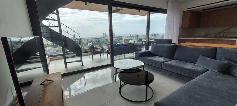 3-bedroom penthouse to rent, image 1