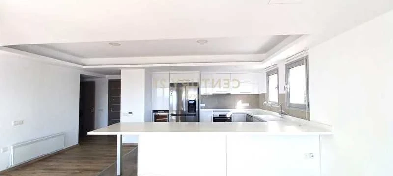 3-bedroom penthouse to rent, image 1