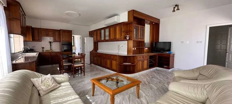 3-bedroom penthouse to rent, image 1